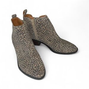 Lucky Brand Sz.7 medium velvet leopard print ankle boots. Like new!